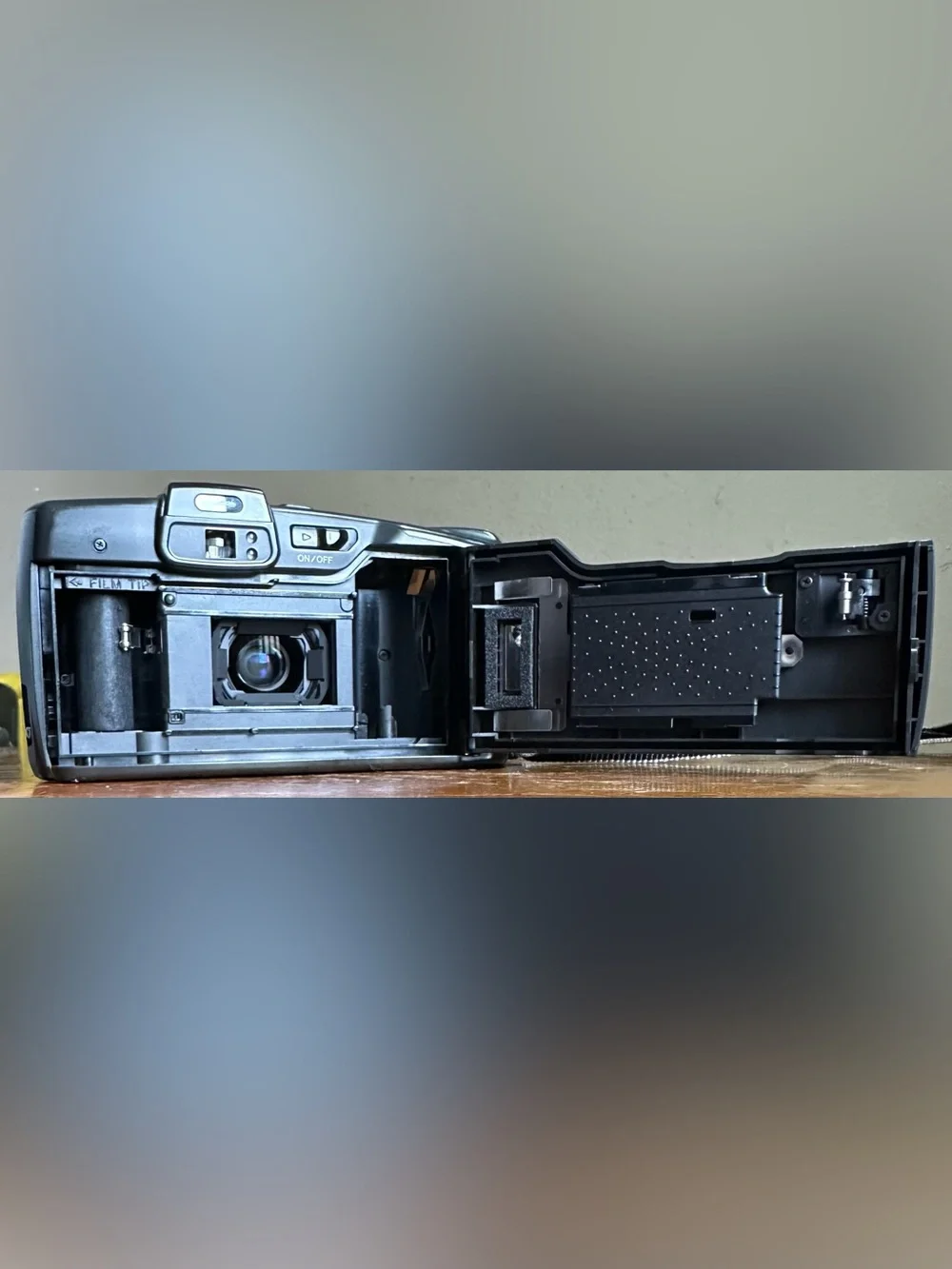 Minolta ES Freedom Zoom 90C Point & Shoot 35mm Camera w/ 38-90mm 1:3.5-7.7 Lens